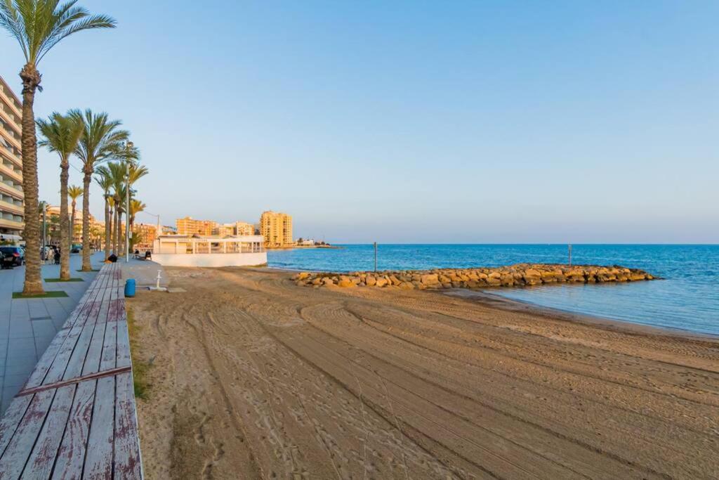 La Perla De Torrevieja Apartment Exterior foto